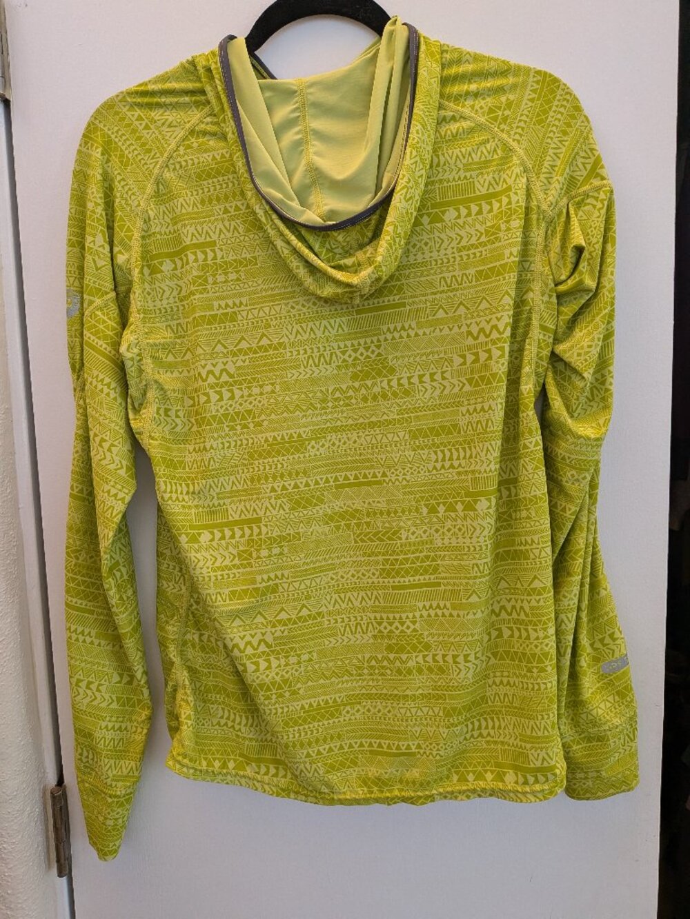 NRS women's medium lime green print hoodie, SPF 50 plus, polyester/spandex. Grea